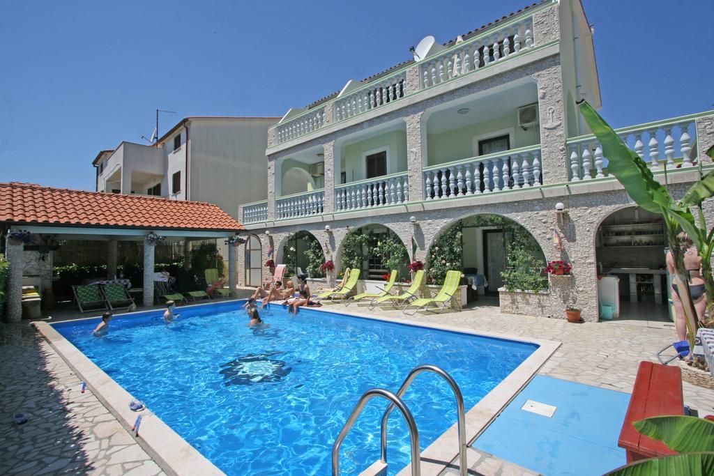 Apartments & Rooms Lo & Mar Medulin Extérieur photo