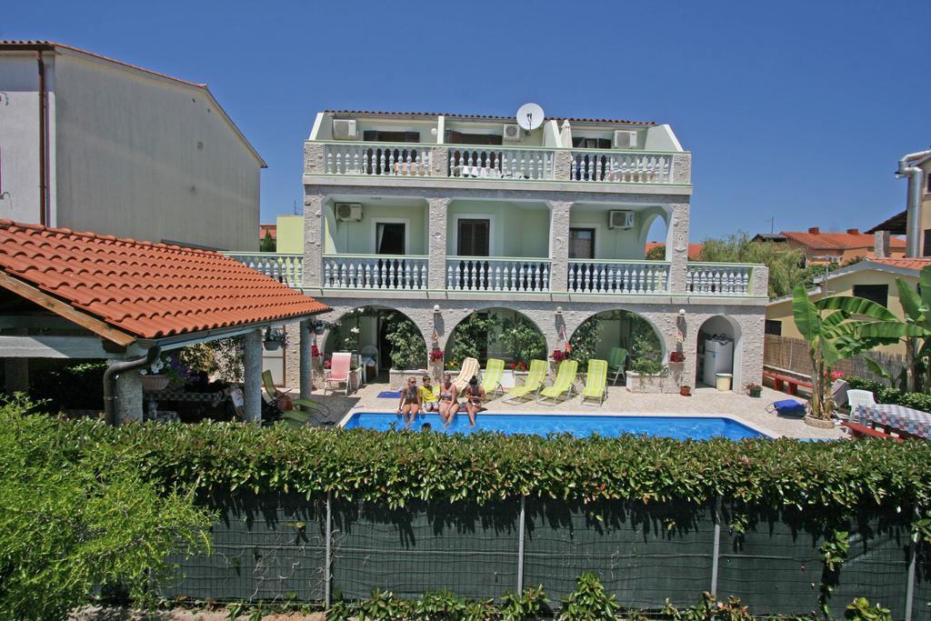 Apartments & Rooms Lo & Mar Medulin Extérieur photo